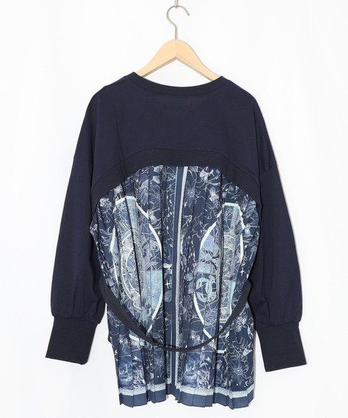 ScoLar（スカラー）の「561208：星座×ステンドグラス柄プリーツ切替プルオーバー（ワンピース・レディース・ブラック/ベージュ/ネイビー・M）」の13枚目の写真