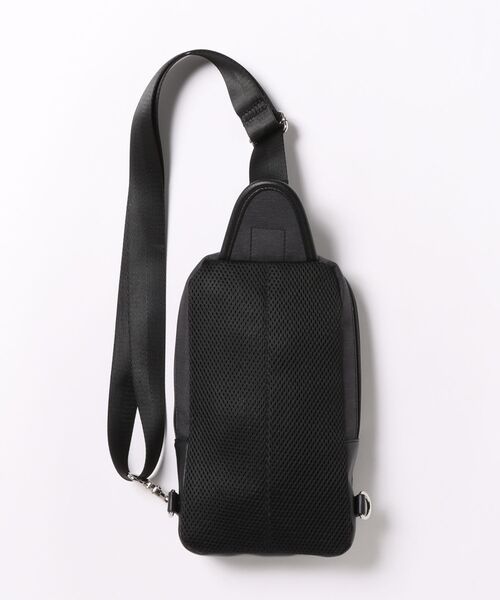 TAKA-Q（タカキュー）の「【斜め掛け】タカキュー ブロックチェック ボディバッグ（ボディバッグ/ウエストポーチ・メンズ・ブラック/ネイビー・FREE）」の3枚目の写真
