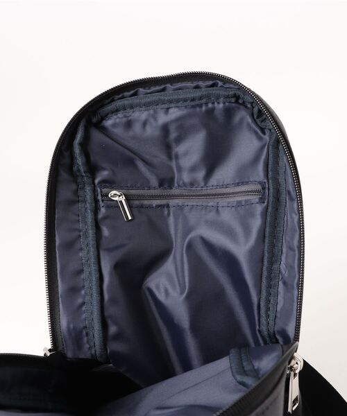 TAKA-Q（タカキュー）の「【斜め掛け】タカキュー ブロックチェック ボディバッグ（ボディバッグ/ウエストポーチ・メンズ・ブラック/ネイビー・FREE）」の5枚目の写真