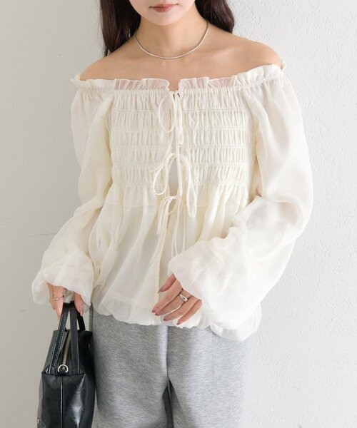 mystic（ミスティック）の「【軽い着心地◎】ドットフラワーバルーンブラウス（シャツ/ブラウス・レディース・オフホワイト/ホワイト/ブラック・FREE）」の8枚目の写真