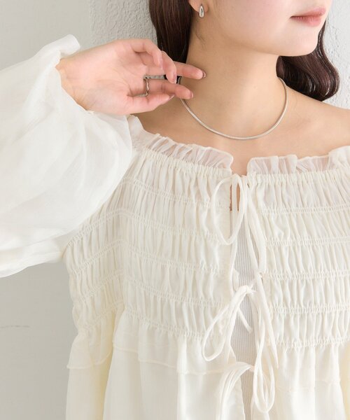 mystic（ミスティック）の「【軽い着心地◎】ドットフラワーバルーンブラウス（シャツ/ブラウス・レディース・オフホワイト/ホワイト/ブラック・FREE）」の9枚目の写真