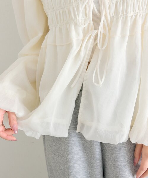 mystic（ミスティック）の「【軽い着心地◎】ドットフラワーバルーンブラウス（シャツ/ブラウス・レディース・オフホワイト/ホワイト/ブラック・FREE）」の16枚目の写真