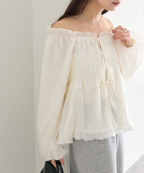 mystic（ミスティック）の「【軽い着心地◎】ドットフラワーバルーンブラウス（シャツ/ブラウス・レディース・オフホワイト/ホワイト/ブラック・FREE）」の18枚目の写真