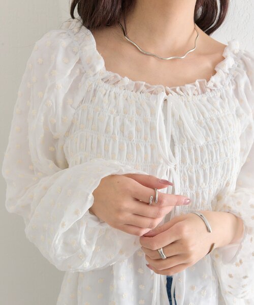mystic（ミスティック）の「【軽い着心地◎】ドットフラワーバルーンブラウス（シャツ/ブラウス・レディース・オフホワイト/ホワイト/ブラック・FREE）」の20枚目の写真