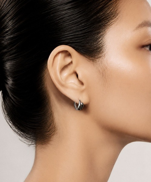 Lyvi(ライビィ)の「Silent Deform Hoop Pierce / 金属アレルギー対応(ピアス(両耳用)・レディース・シルバー/ゴールド・FREE)」の10枚目の写真