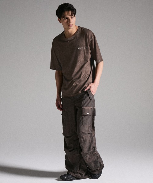 GRANCY（グランシー）の「【GRANCY】Military Studs Design Distressed T-shirt / ミリタリースタッズデザインダメージTシャツ（Tシャツ/カットソー・メンズ・ブラウン/グレー・L/M/S）」の14枚目の写真