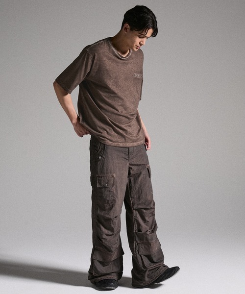 GRANCY（グランシー）の「【GRANCY】Military Studs Design Distressed T-shirt / ミリタリースタッズデザインダメージTシャツ（Tシャツ/カットソー・メンズ・ブラウン/グレー・L/M/S）」の15枚目の写真