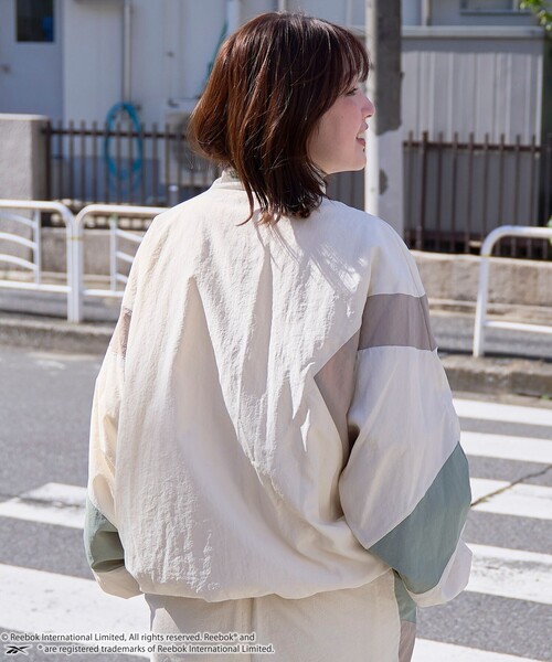 coen（コーエン）の「Reebok（リーボック）別注トラックジャケット（ナイロンジャケット・メンズ・オフホワイト/ダークグレー/ベージュ・M/L/XL）」の4枚目の写真