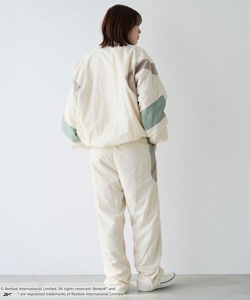 coen（コーエン）の「Reebok（リーボック）別注トラックジャケット（ナイロンジャケット・メンズ・オフホワイト/ダークグレー/ベージュ・M/L/XL）」の6枚目の写真