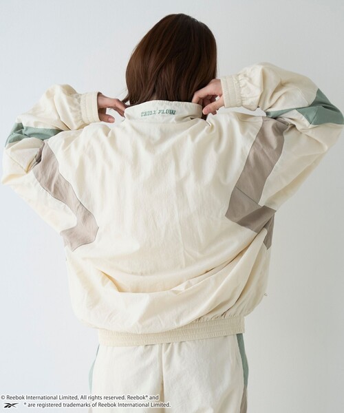 coen（コーエン）の「Reebok（リーボック）別注トラックジャケット（ナイロンジャケット・メンズ・オフホワイト/ダークグレー/ベージュ・M/L/XL）」の8枚目の写真