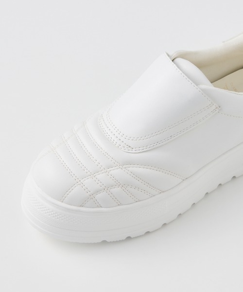 DOUBLE STANDARD CLOTHING（ダブルスタンダードクロージング）の「プラットフォームスリッポンスニーカー（スニーカー・レディース・オフホワイト・35.5/36.5/37.5）」の2枚目の写真