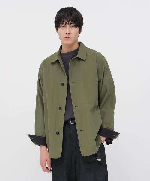 MHL.（エムエイチエル）の「CRISP COTTON CHAMBRAY（ブルゾン・メンズ・ネイビー/オリーブ・MEDIUM/LARGE）」の2枚目の写真