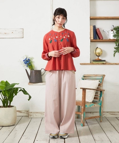 Jocomomola（ホコモモラ）の「Facil 刺繍入りツイルワイドパンツ（その他パンツ・レディース・ピンク/チャコールグレー・40）」の3枚目の写真