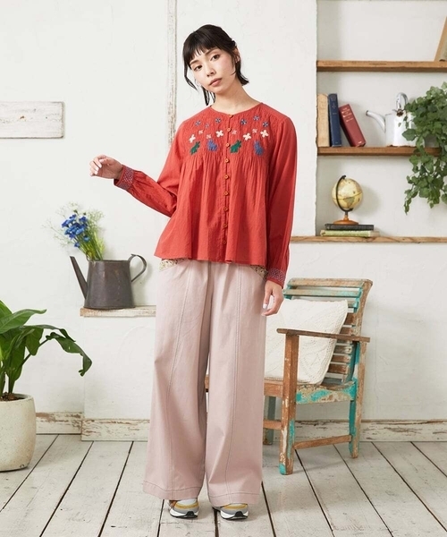 Jocomomola（ホコモモラ）の「Facil 刺繍入りツイルワイドパンツ（その他パンツ・レディース・ピンク/チャコールグレー・40）」の4枚目の写真