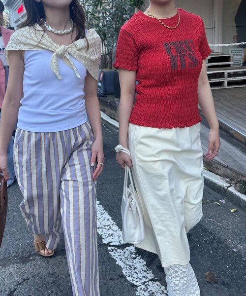 FREAK'S STORE(フリークスストア)の「FRUIT OF THE LOOM × FREAK'S STORE/フルーツオブザルーム 別注 シャーリング ロゴTシャツ(Tシャツ/カットソー・レディース・レモンイエロー/オフホワイト/レッド/ブラック・フリ-)」の9枚目の写真