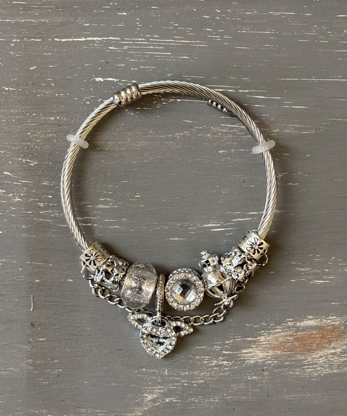 kutir（クティール）の「kutirlune／ハートモチーフブレスレット（ブレスレット・レディース・シルバー・FREE）」の2枚目の写真