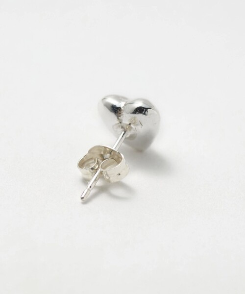 Harpo(アルポ)の「<HARPO>HEART STUD ピアス(ピアス(両耳用)・レディース・シルバー・FREE)」の4枚目の写真