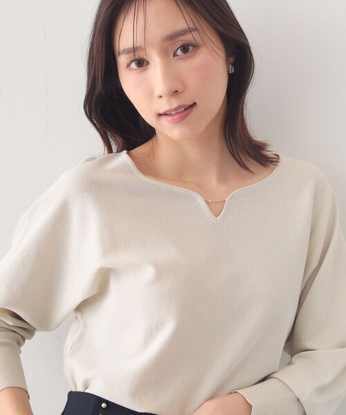 index（インデックス）の「フロントパーツ付きドルマンスリーブニット【洗濯機OK/抗ピル】《7col》（ニット/セーター・レディース・ネイビー系5/ナチュラル/チャコールグレー/ホワイト系9/ホワイト系8/パープル/ピンク系・42/40/38/36）」の2枚目の写真