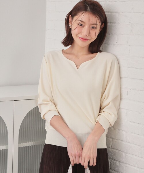 index（インデックス）の「フロントパーツ付きドルマンスリーブニット【洗濯機OK/抗ピル】《7col》（ニット/セーター・レディース・ネイビー系5/ナチュラル/チャコールグレー/ホワイト系9/ホワイト系8/パープル/ピンク系・42/40/38/36）」の3枚目の写真