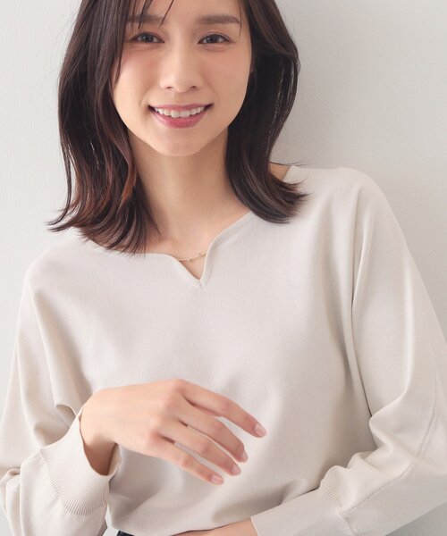 index（インデックス）の「フロントパーツ付きドルマンスリーブニット【洗濯機OK/抗ピル】《7col》（ニット/セーター・レディース・ネイビー系5/ナチュラル/チャコールグレー/ホワイト系9/ホワイト系8/パープル/ピンク系・42/40/38/36）」の4枚目の写真