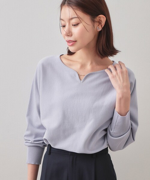 index（インデックス）の「フロントパーツ付きドルマンスリーブニット【洗濯機OK/抗ピル】《7col》（ニット/セーター・レディース・ネイビー系5/ナチュラル/チャコールグレー/ホワイト系9/ホワイト系8/パープル/ピンク系・42/40/38/36）」の6枚目の写真