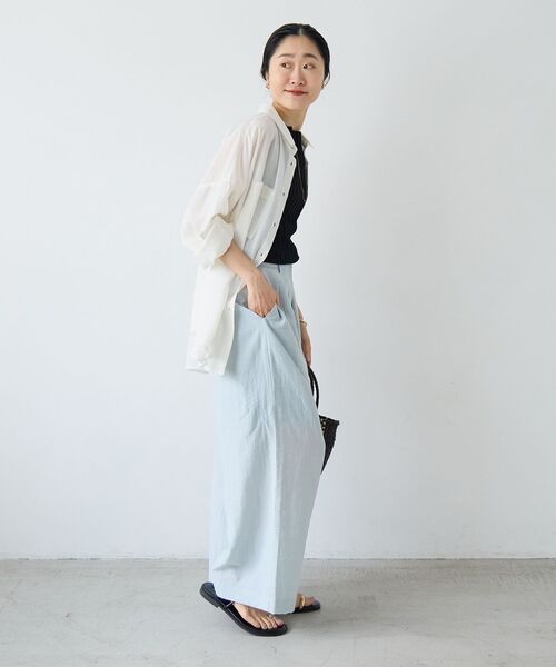 le.coeur blanc(ルクールブラン)の「vaneumリネンブレンドタックワイドパンツ(その他パンツ・レディース・サックスブルー/アイボリー・38)」の22枚目の写真