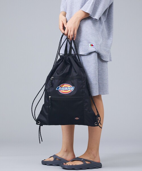 Dickies(ディッキーズ)の「【DICKIES/ディッキーズ】ICON LOGO KNAPSACK / アイコンロゴナップサック / リュック / ユニセックス(バックパック/リュック・メンズ・レッド/チャコールグレー/ホワイト/ブルー/ブラック・フリー)」の2枚目の写真