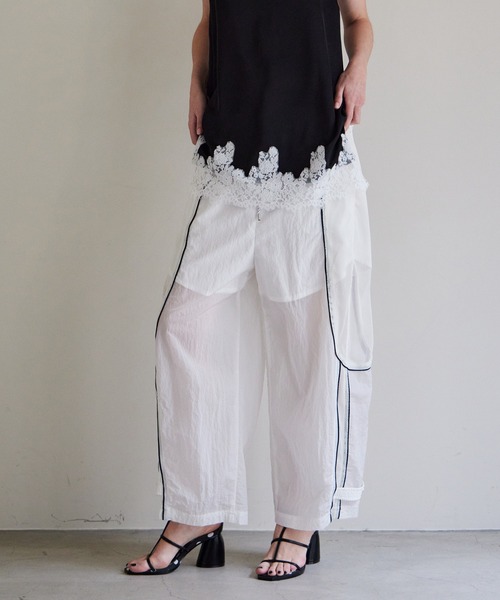 MAISON SPECIAL(メゾンスペシャル)の「【PRE-ORDER】Mesh Sporty Balloon Pants/メッシュスポーティバルーンパンツ(その他パンツ・レディース・レッド/ホワイト/ブラック・38/36)」の2枚目の写真