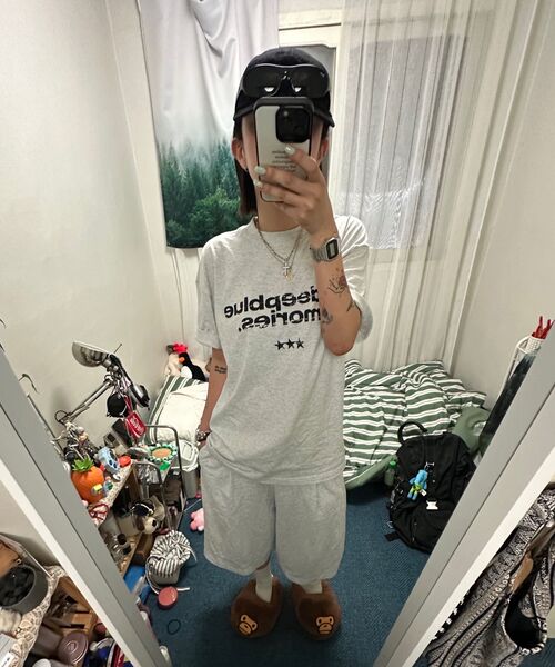 mydeepbluememories(マイディープブルーメモリーズ)の「MM TEXT T-SHIRTS(LIGHT GREY)(Tシャツ/カットソー・レディース・ライトグレー・1/2)」の3枚目の写真