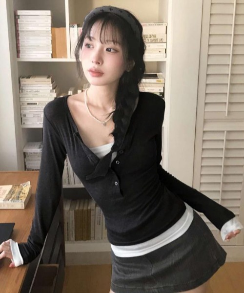 semplice(センプリチェ)の「カットソー【韓国ファッション】(Tシャツ/カットソー・レディース・ブラック/ベージュ/ダークグレー・F)」の6枚目の写真