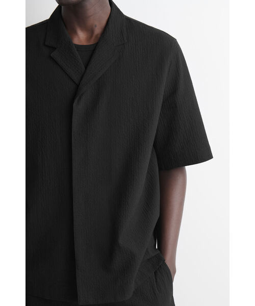 COS（コス）の「シアサッカー　リゾートシャツ（シャツ/ブラウス・メンズ・ブラック/グレー系その他・XL/L/M/S/XS）」の6枚目の写真