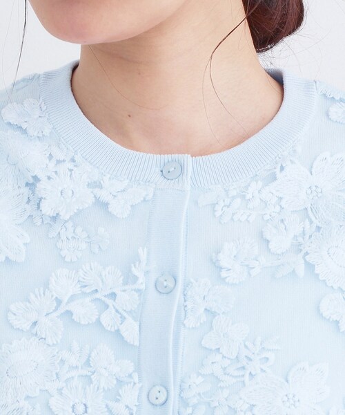 OPAQUE.CLIP(オペークドットクリップ)の「チュールレースニットカーディガン【洗える】(カーディガン/ボレロ・レディース・ネイビー/サックスブルー/グレー・38/40/42)」の19枚目の写真