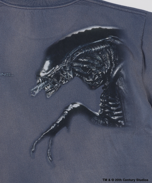 JOURNAL STANDARD relume(ジャーナルスタンダード レリューム)の「ALIEN vs PREDATOR / エイリアン vs プレデター 別注 ムービーTシャツ(Tシャツ/カットソー・メンズ・ブラック/ネイビー/ホワイト・LARGE/MEDIUM)」の6枚目の写真