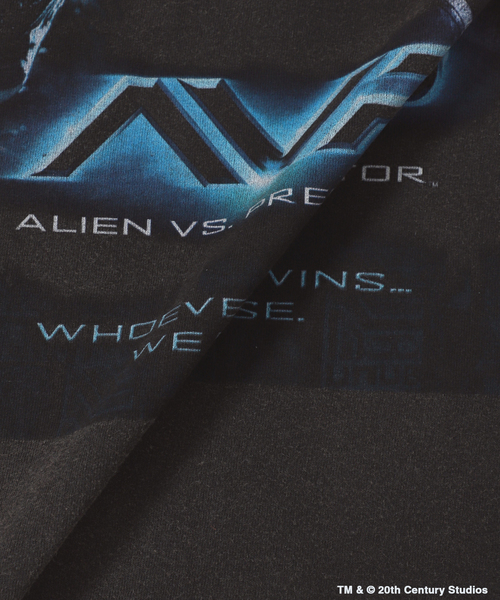 JOURNAL STANDARD relume(ジャーナルスタンダード レリューム)の「ALIEN vs PREDATOR / エイリアン vs プレデター 別注 ムービーTシャツ(Tシャツ/カットソー・メンズ・ブラック/ネイビー/ホワイト・LARGE/MEDIUM)」の8枚目の写真