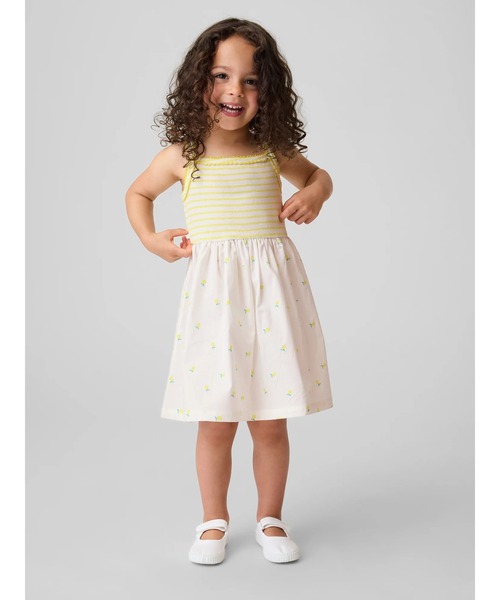 GAP(ギャップ)の「ミックスメディア エプロンワンピース (幼児・ベビー)(ワンピース・キッズ・ブルー/ピンク/イエロー/ブルー系その他・70cm/80cm/90cm/95cm/100cm/105cm/110cm)」の4枚目の写真