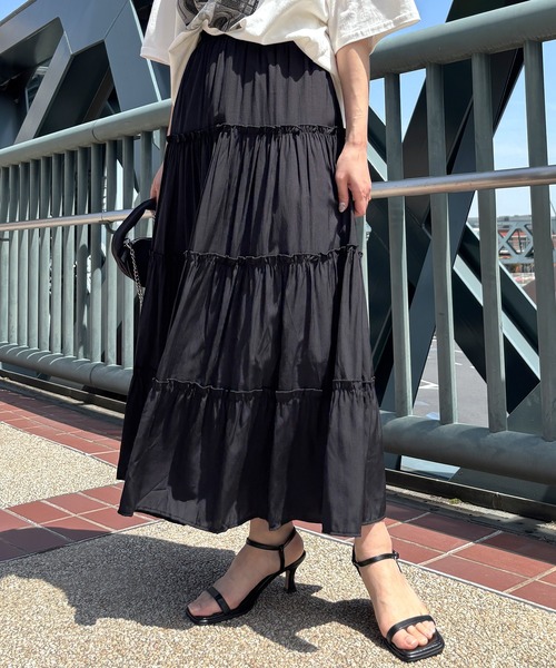ISOOK（アイスー）の「【ISOOK / アイスー】ティアードロングスカート / マキシスカート ティアードスカート 無地 ウエストゴム ZOZOTOWN限定（スカート・レディース・ブラック/ホワイト・FREE）」の21枚目の写真