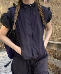 Vipoa（ヴィポア）の「スタンドアップネック半袖ジャケット（ナイロンジャケット）」