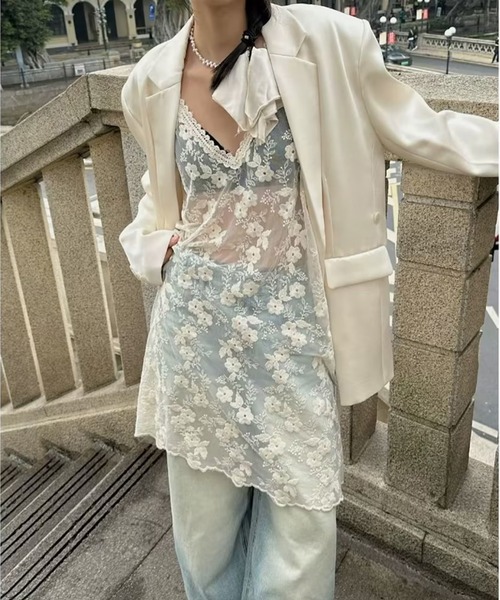 AsheKsha(アシクシャ)の「Vネックノースリーブロングチュニック(その他トップス・レディース・ホワイト・M)」の1枚目の写真