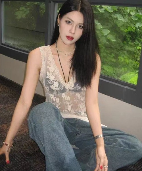 AsheKsha(アシクシャ)の「Vネックノースリーブロングチュニック(その他トップス・レディース・ホワイト・M)」の6枚目の写真