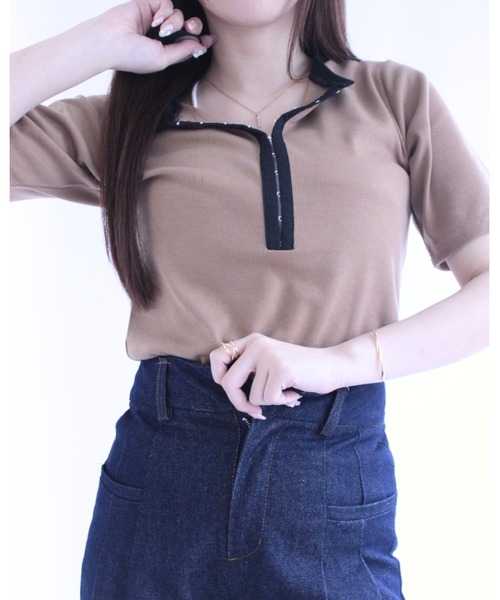 amini(アミニ)の「フロントホックカットソー(Tシャツ/カットソー・レディース・チャコールグレー/モカ/オフホワイト・MEDIUM)」の8枚目の写真
