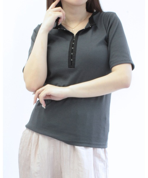 amini(アミニ)の「フロントホックカットソー(Tシャツ/カットソー・レディース・チャコールグレー/モカ/オフホワイト・MEDIUM)」の13枚目の写真