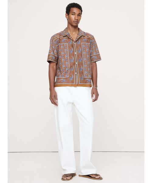 Banana Republic(バナナリパブリック)の「リラックスフィット コットンポプリン リゾートシャツ(シャツ/ブラウス・メンズ・ナチュラル/ブラウン・XL/L/M/S)」の2枚目の写真