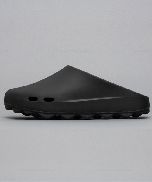PPACO(パコ)の「PPACO(パコ)LUX-1 (AIR STUDDED SOLE)(サンダル・メンズ・ブラック/ホワイト・9/7/8/10)」の1枚目の写真