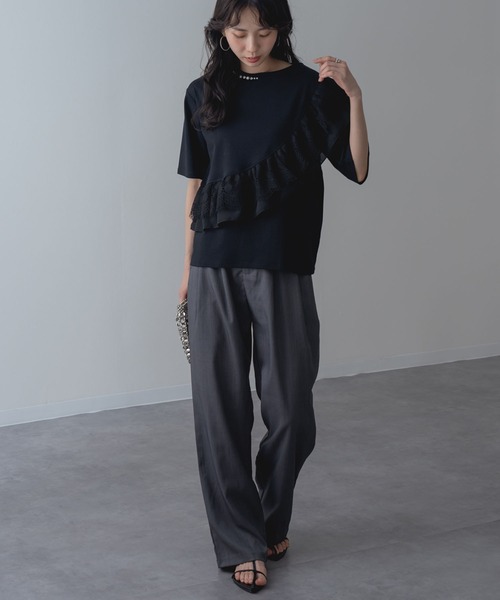 ANNA LUNA(アンナルナ)の「【ANNA LUNA】ラッフル デザイン が映える 5分袖 プルオーバー(Tシャツ/カットソー・レディース・ブラック/オフホワイト・MEDIUM)」の4枚目の写真