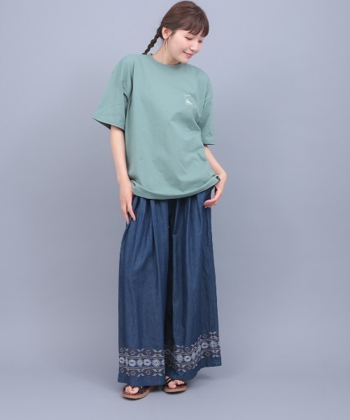 チチカカ（チチカカ）の「go slow caravan ＵＳＡコットンスクエアロゴＴシャツ（Tシャツ/カットソー・レディース・ネイビー/アイボリー/イエロー/グリーン・LARGE/MEDIUM）」の21枚目の写真