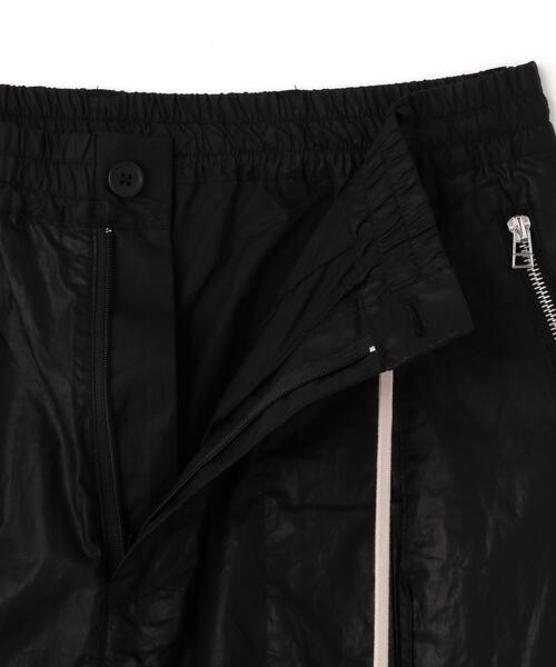DANKE SCHON(ダンケシェーン)の「DankeSchon/ダンケシェーン/PAPER COATED CARGO SHORTS(カーゴパンツ・レディース・ブラック系その他・L/M)」の3枚目の写真
