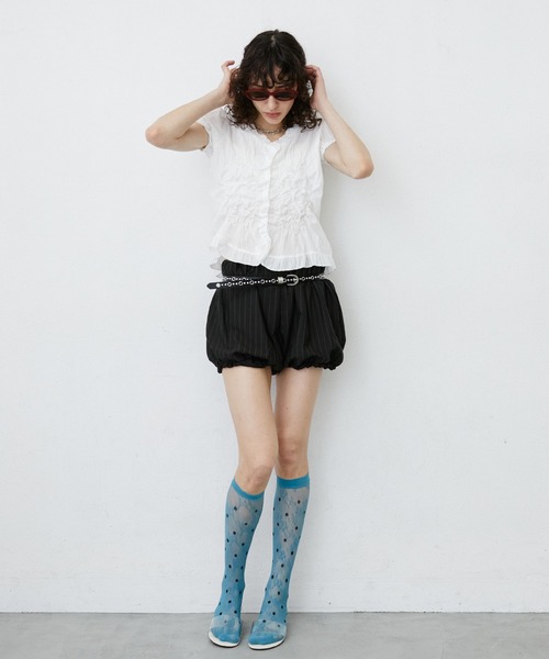 uyu.(ウユ)の「Shirring Sheer Short Sleeve Blouse/シャーリングシアーブラウス(シャツ/ブラウス・レディース・ホワイト/ブラック・FREE)」の21枚目の写真