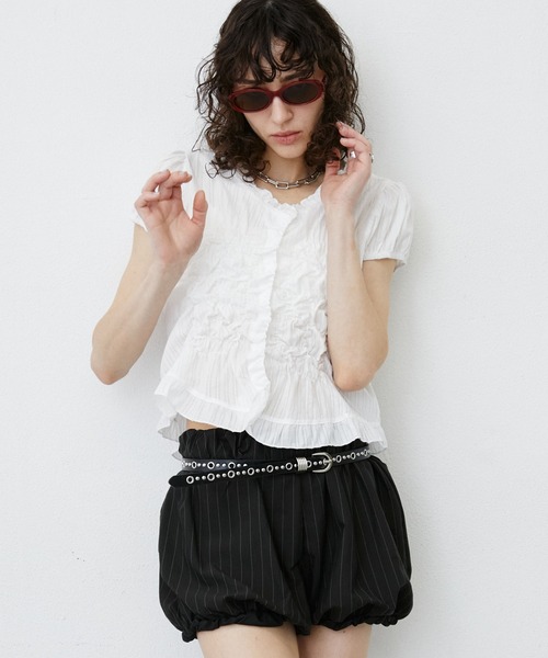 uyu.(ウユ)の「Shirring Sheer Short Sleeve Blouse/シャーリングシアーブラウス(シャツ/ブラウス・レディース・ホワイト/ブラック・FREE)」の22枚目の写真