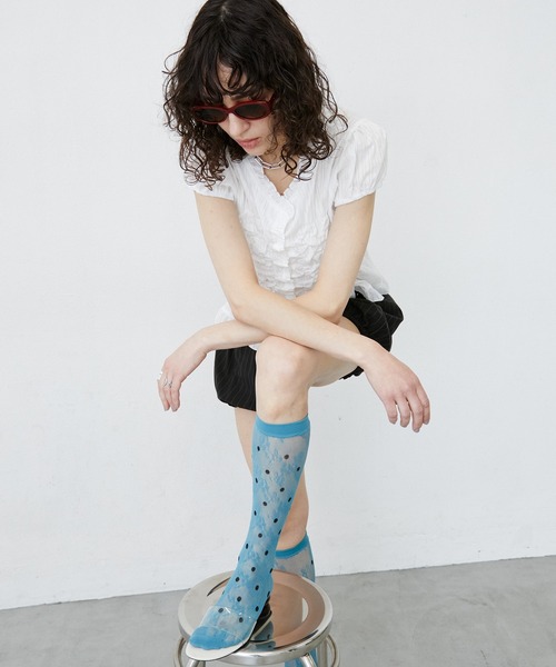 uyu.(ウユ)の「Shirring Sheer Short Sleeve Blouse/シャーリングシアーブラウス(シャツ/ブラウス・レディース・ホワイト/ブラック・FREE)」の10枚目の写真