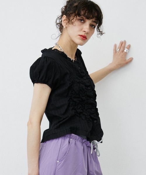 uyu.(ウユ)の「Shirring Sheer Short Sleeve Blouse/シャーリングシアーブラウス(シャツ/ブラウス・レディース・ホワイト/ブラック・FREE)」の15枚目の写真